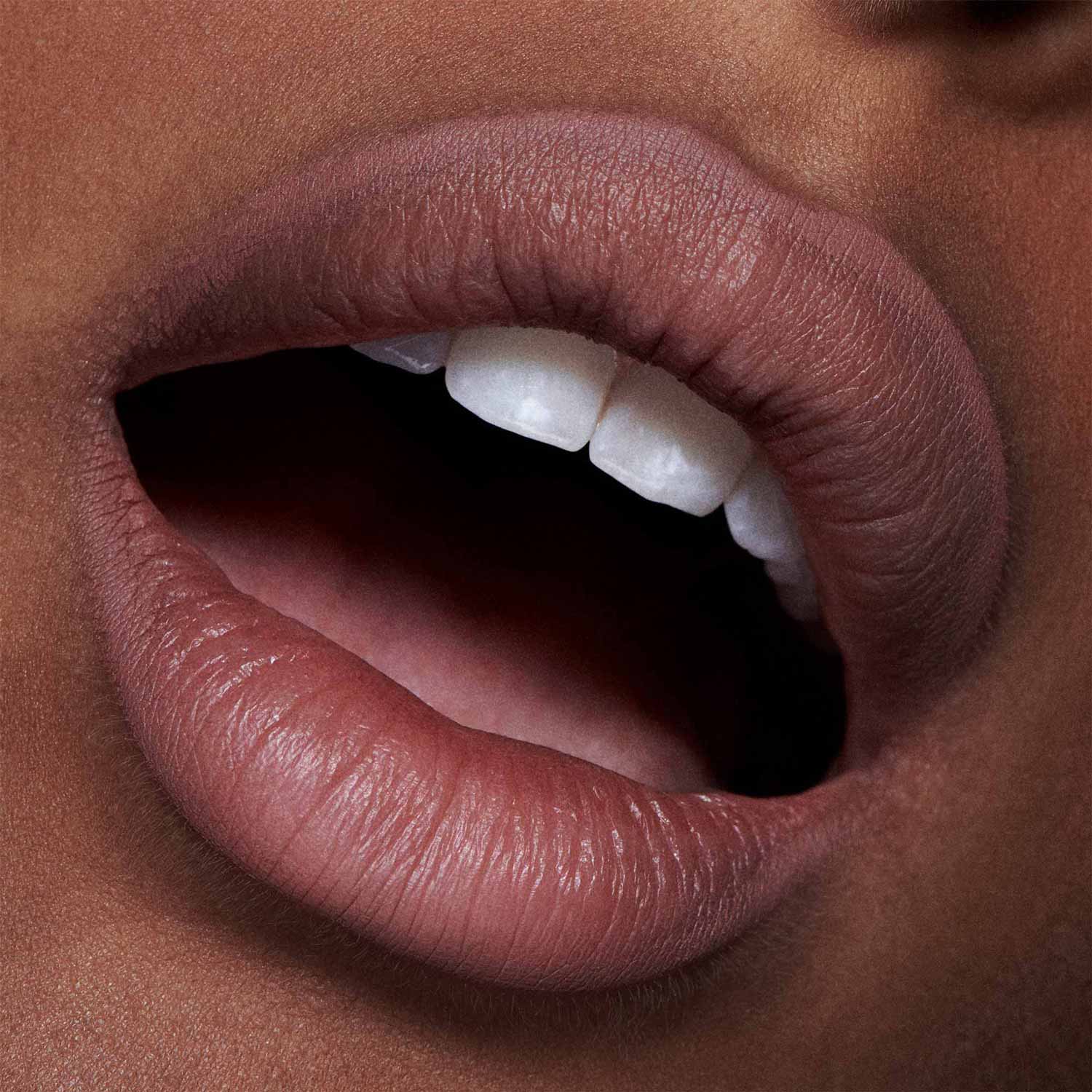 M·A·C LIP PENCIL (DELINEADOR DE LABIOS)